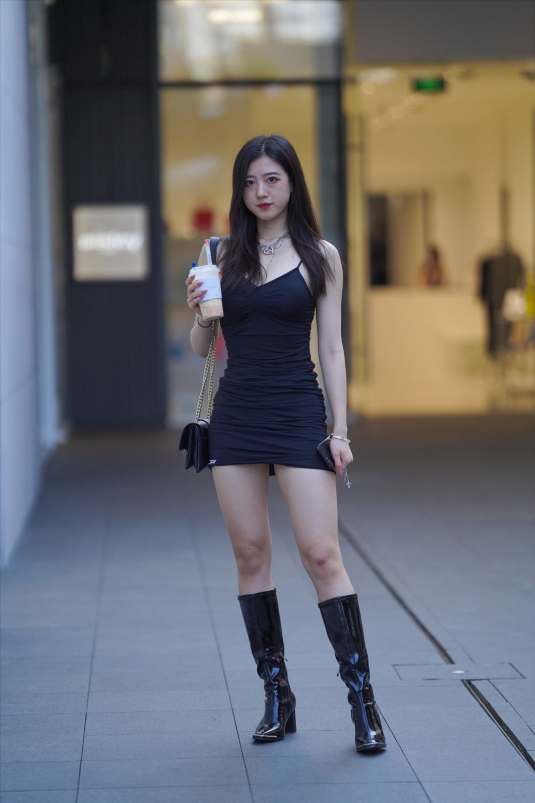 图片[4]-黑色短裙美眉-图满多