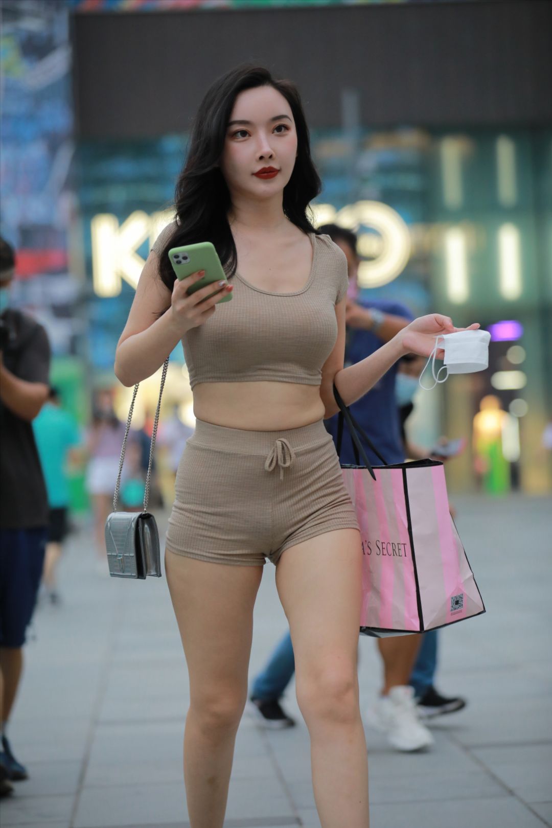 图片[8]-卡其色紧身热裤美女-图满多