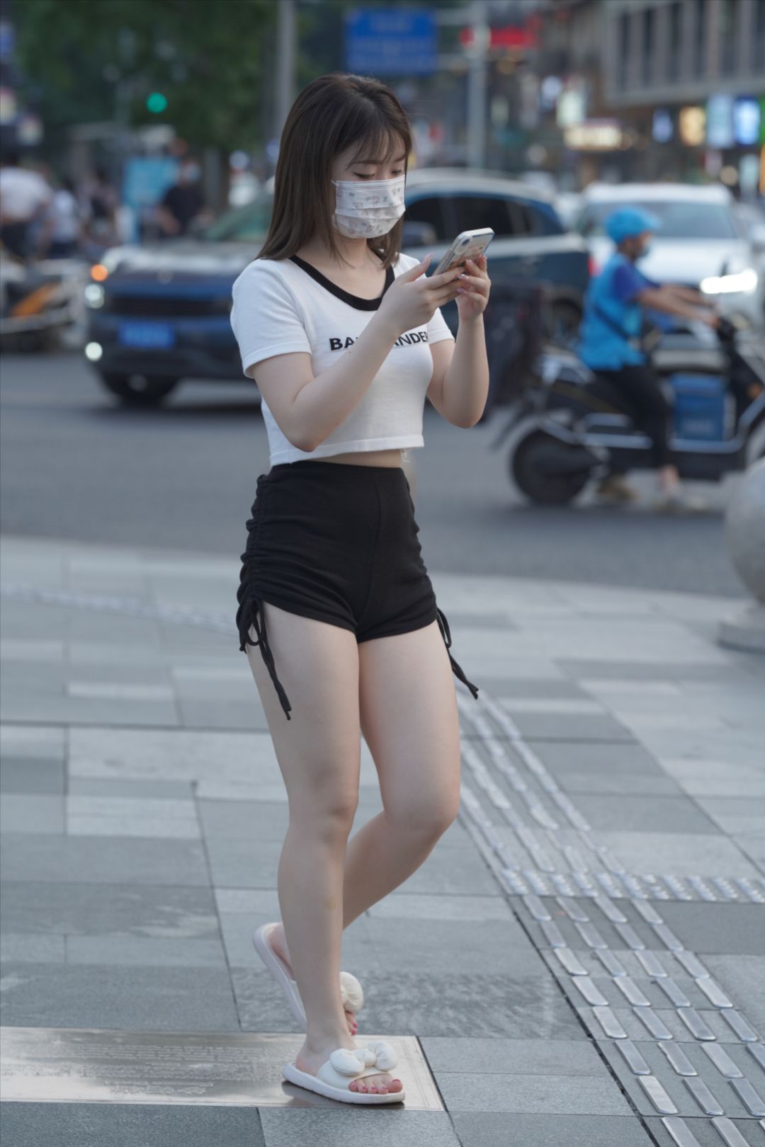 图片[2]-大白腿微胖热裤美女-图满多