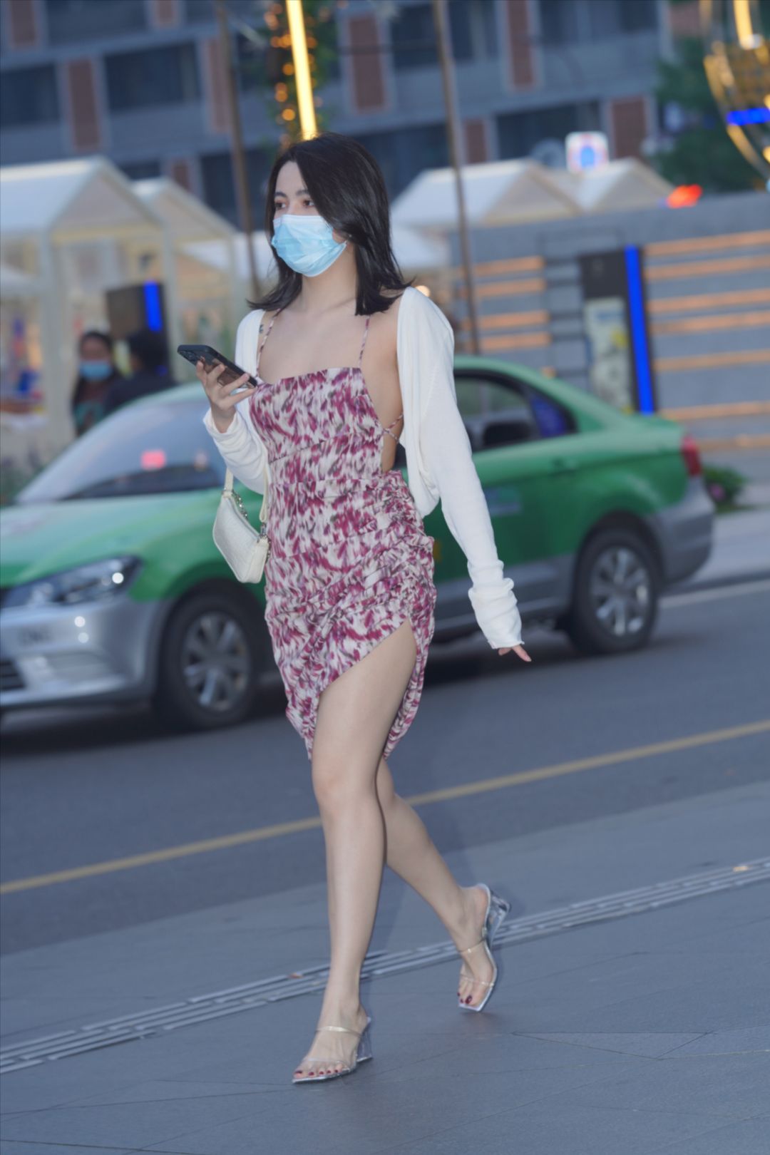 碎花吊带裙少妇-图满多