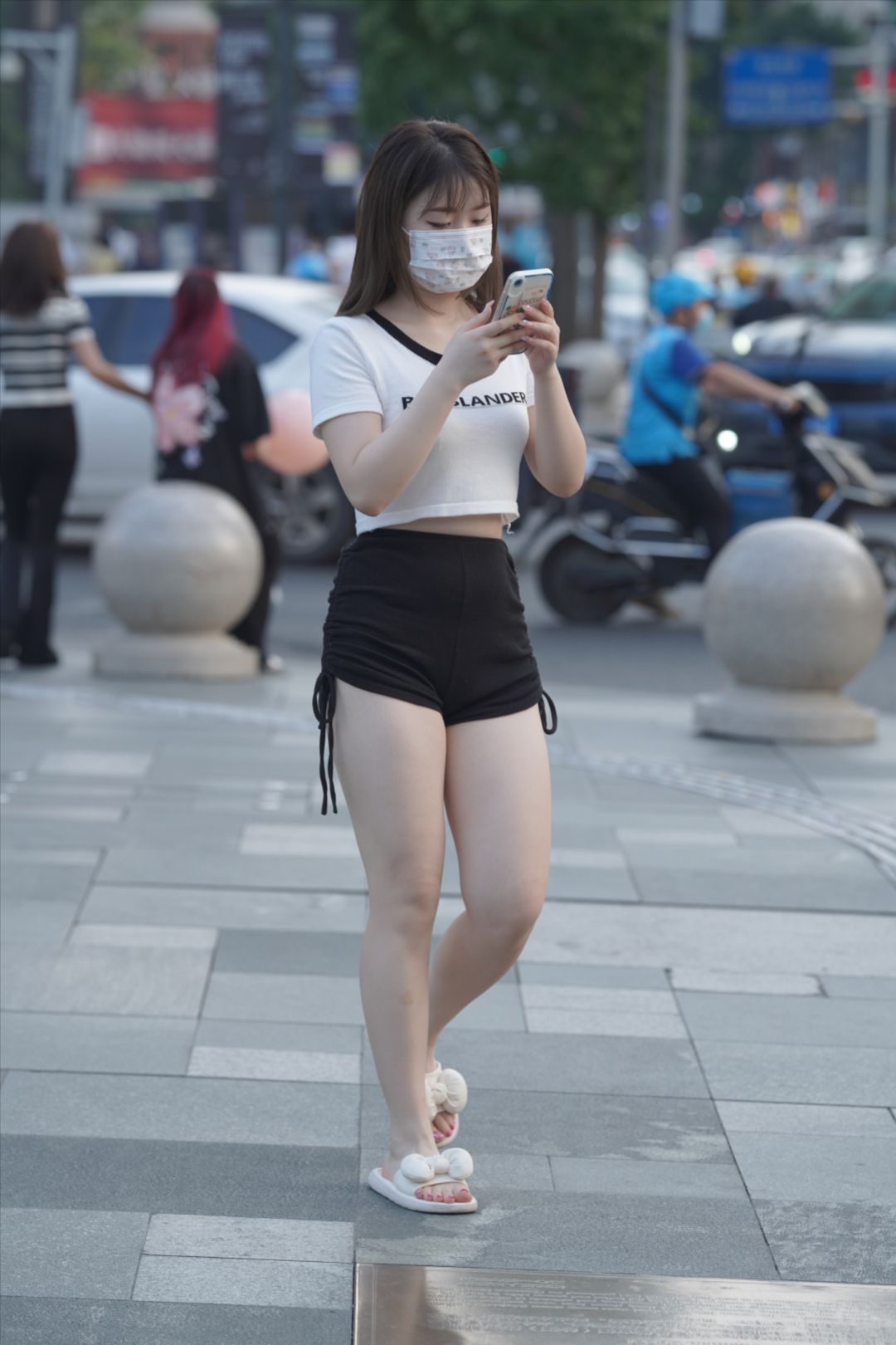 大白腿微胖热裤美女-图满多