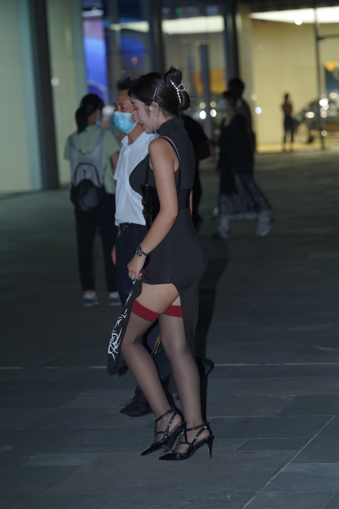 图片[6]-丰腴浑圆长裙女郎