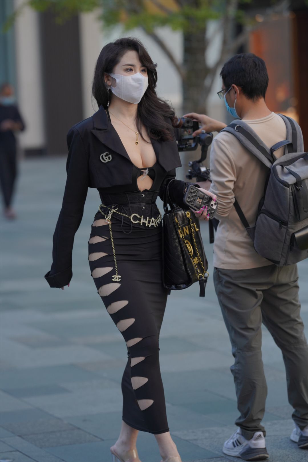 图片[6]-黑色长裙前卫穿搭-图满多