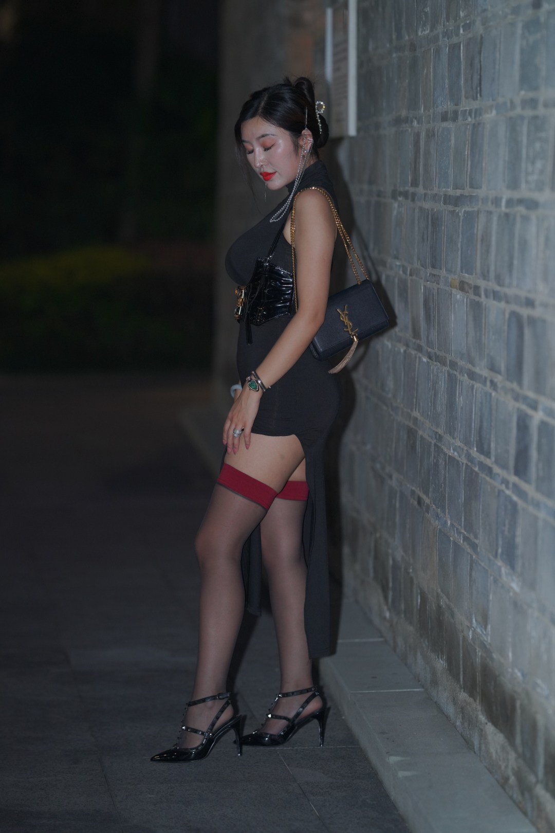 图片[5]-丰腴浑圆长裙女郎