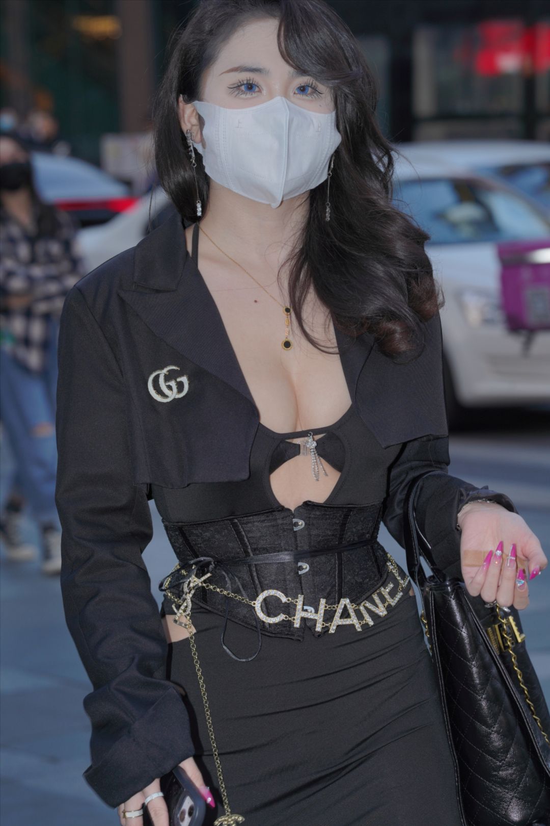 图片[3]-黑色长裙前卫穿搭-图满多