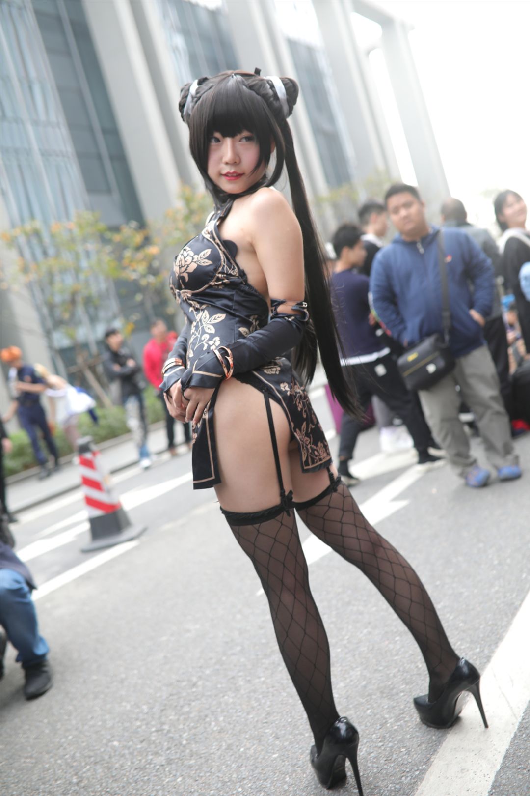 图片[3]-漫展丝袜美腿-图满多