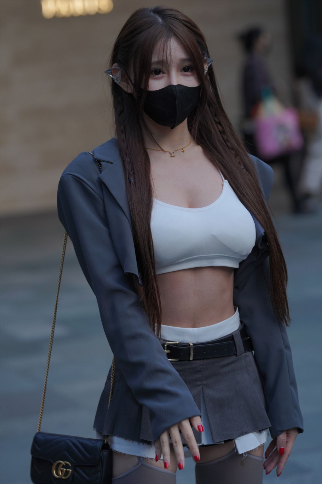 图片[4]-短裙丝袜妹子街拍