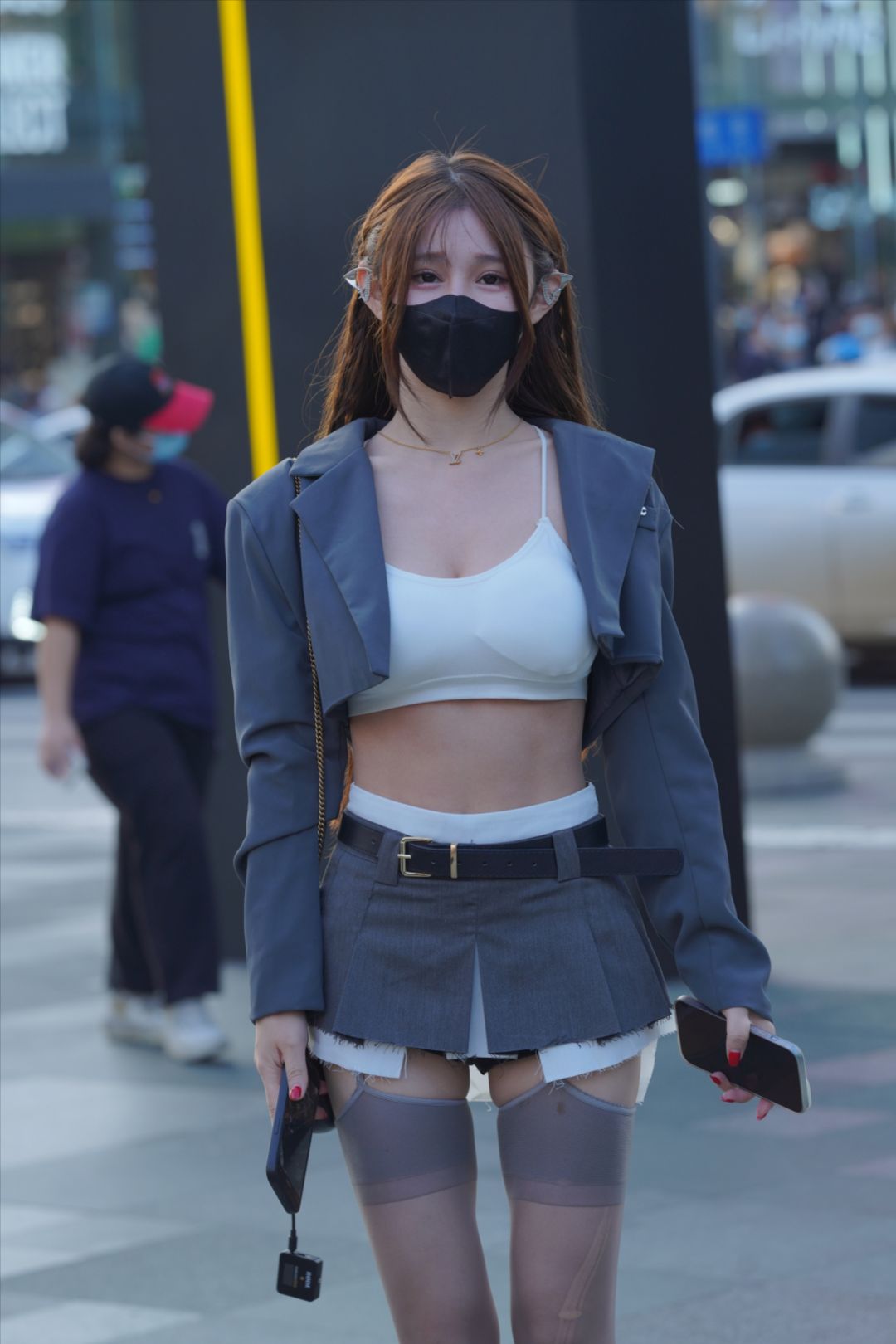 图片[9]-短裙丝袜妹子街拍