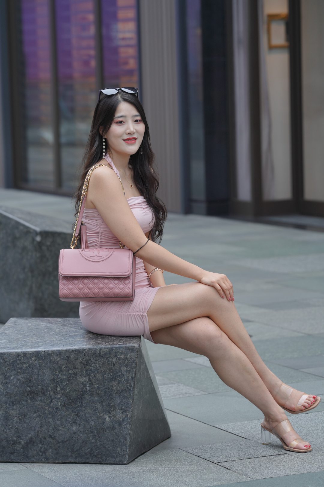 图片[8]-高挑时尚包臀裙美腿妹子