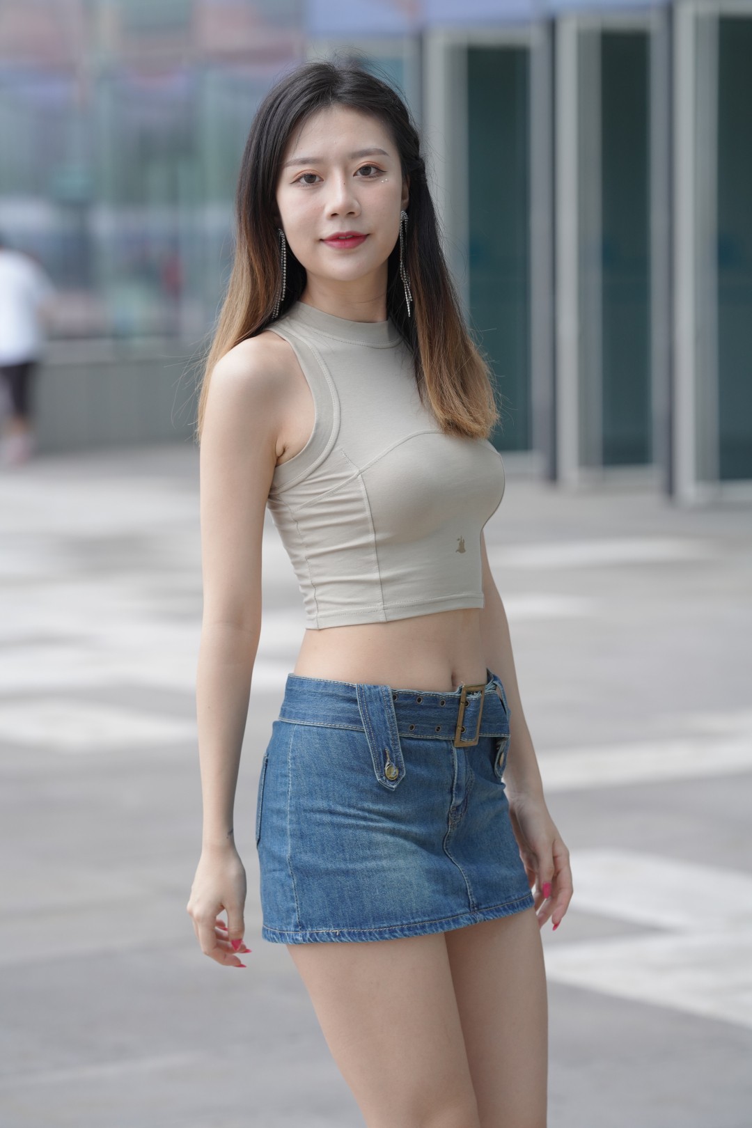 图片[8]-超短牛仔裙少妇