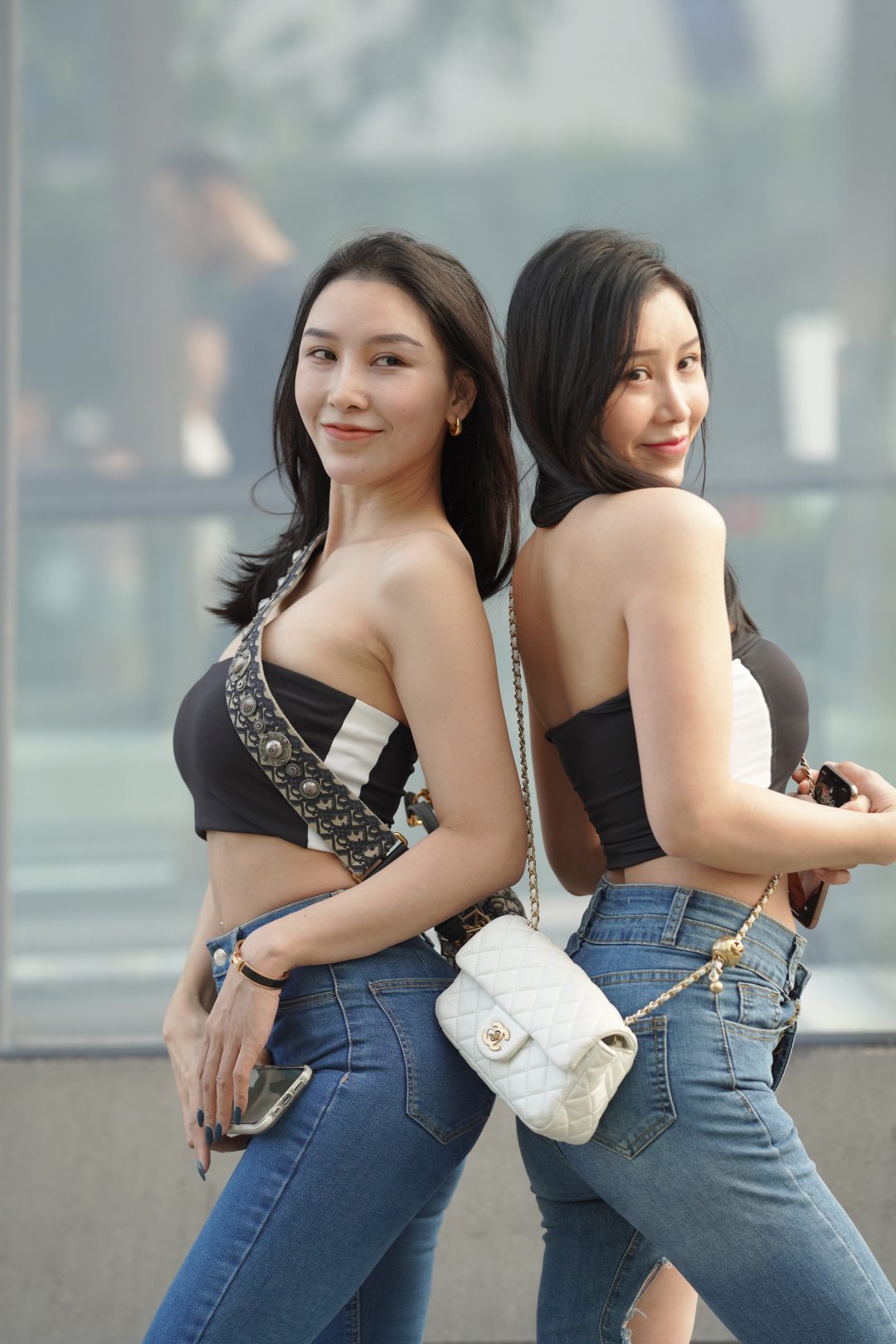 牛仔裤姐妹-图满多