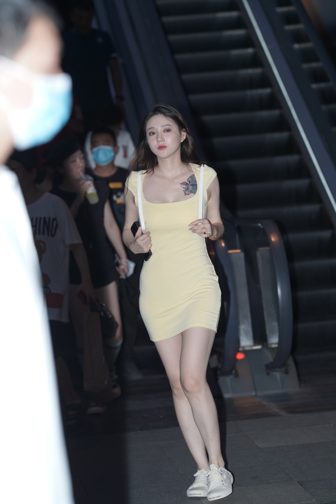 图片[5]-高挑时尚妹子雪白大长腿漂亮