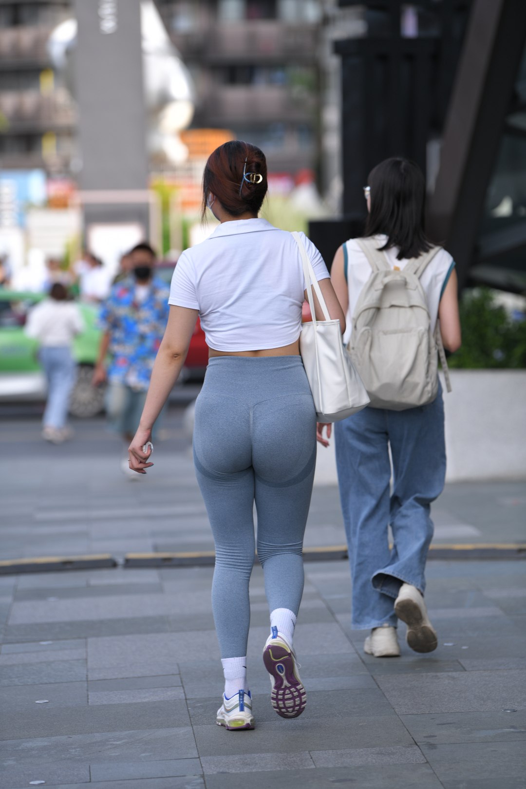 图片[5]-瑜伽紧身裤丰腴美女-图满多