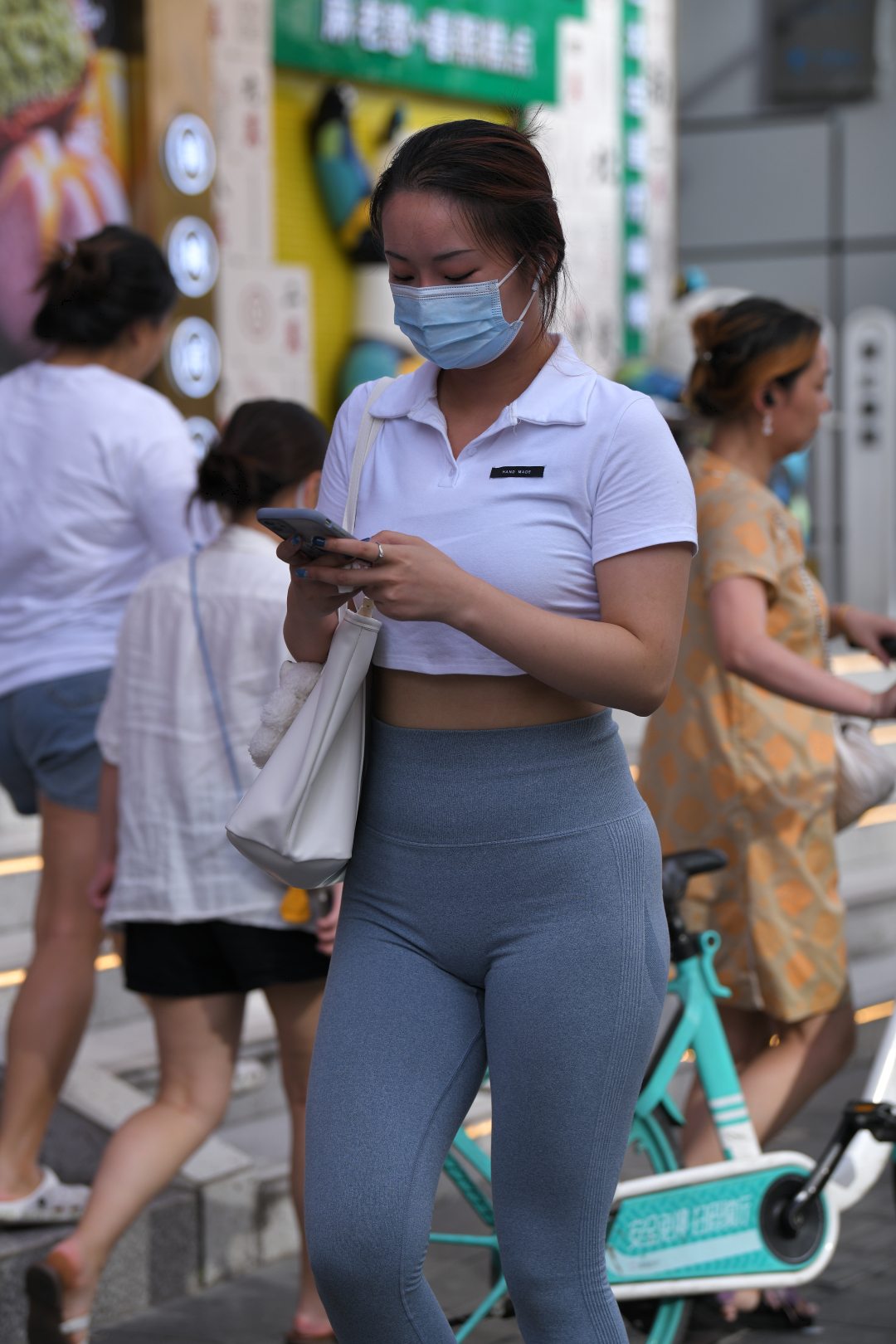 瑜伽紧身裤丰腴美女-图满多