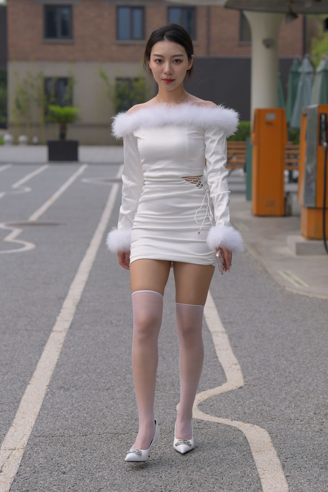 白裙美女(套图+视频)-图满多