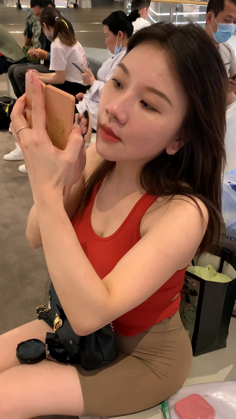 图片[2]-褐色瑜伽短裤美女-图满多