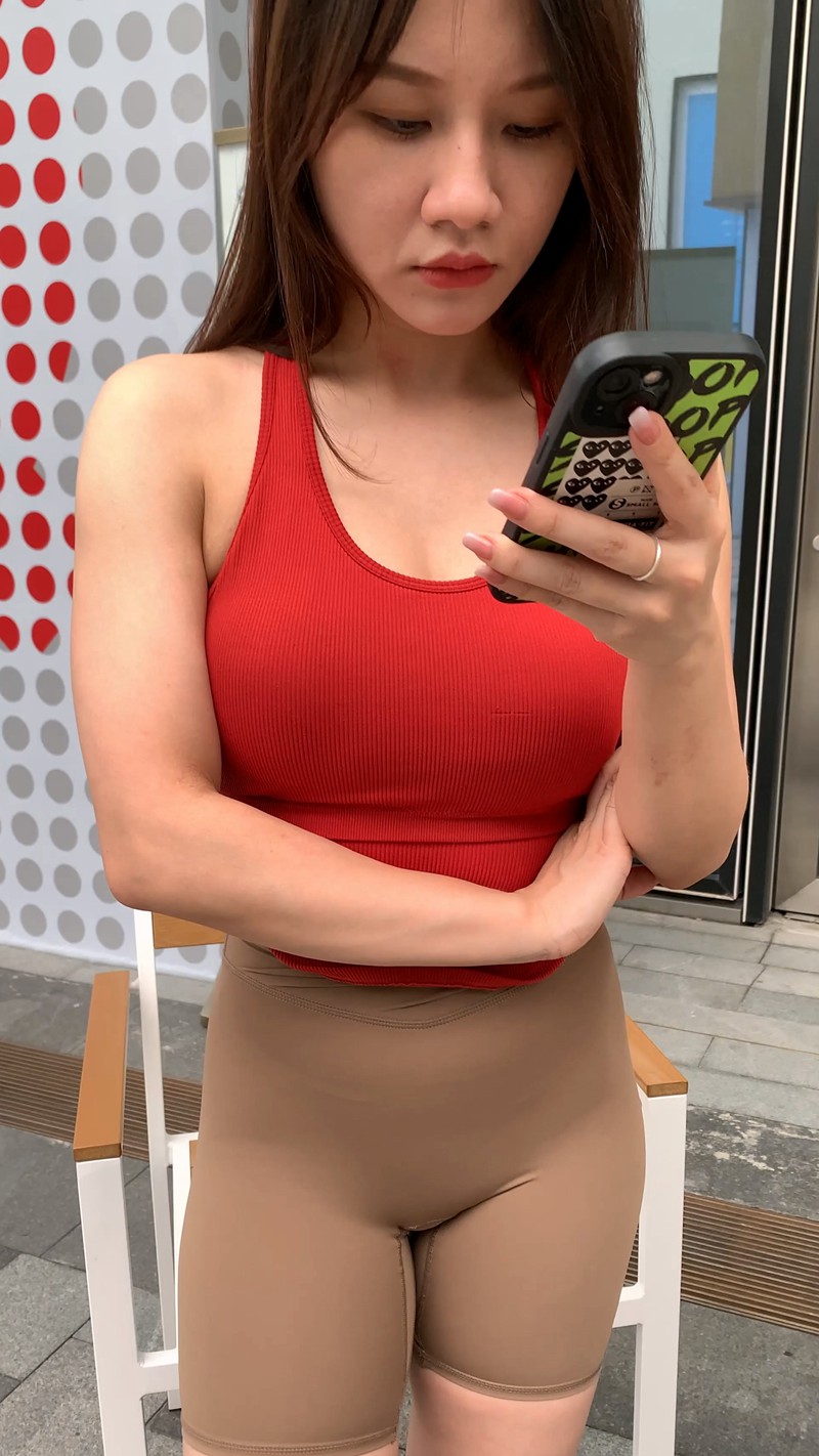 图片[13]-褐色瑜伽短裤美女-图满多