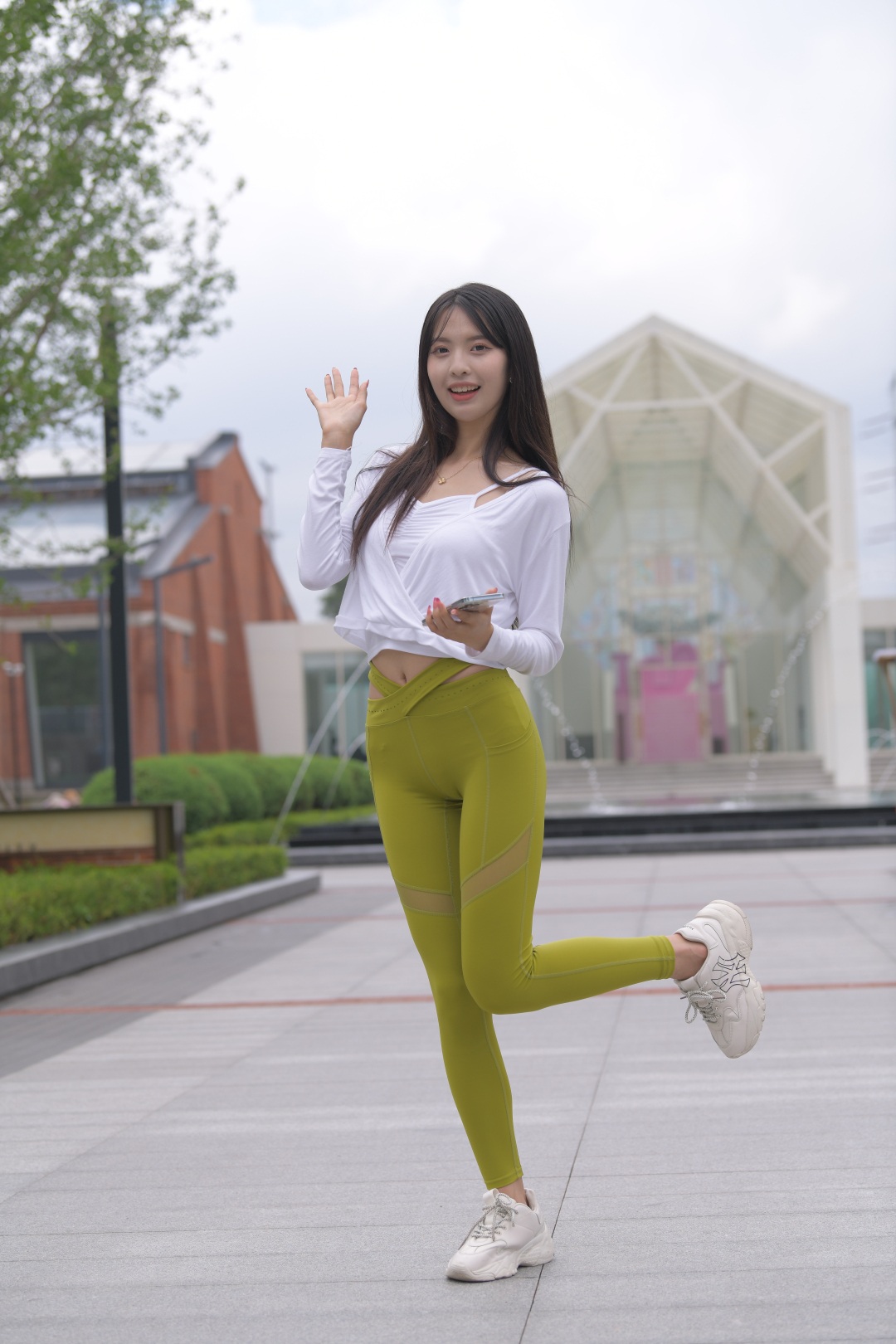 图片[4]-[一始专区] 绿色瑜伽裤美女(套图+视频)-图满多