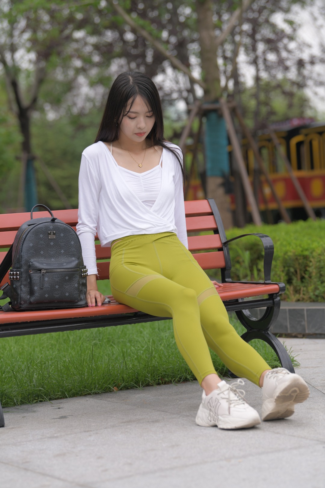 图片[7]-[一始专区] 绿色瑜伽裤美女(套图+视频)-图满多