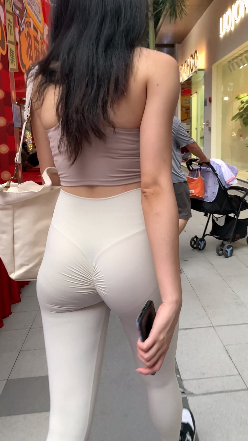 图片[2]-[一始专区] 白色紧身裤美女-图满多