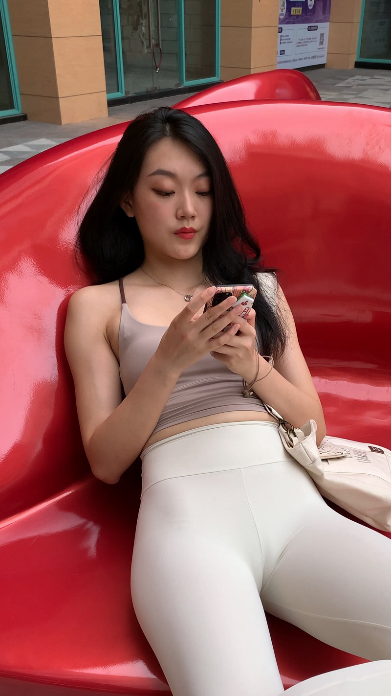 图片[5]-[一始专区] 白色紧身裤美女-图满多