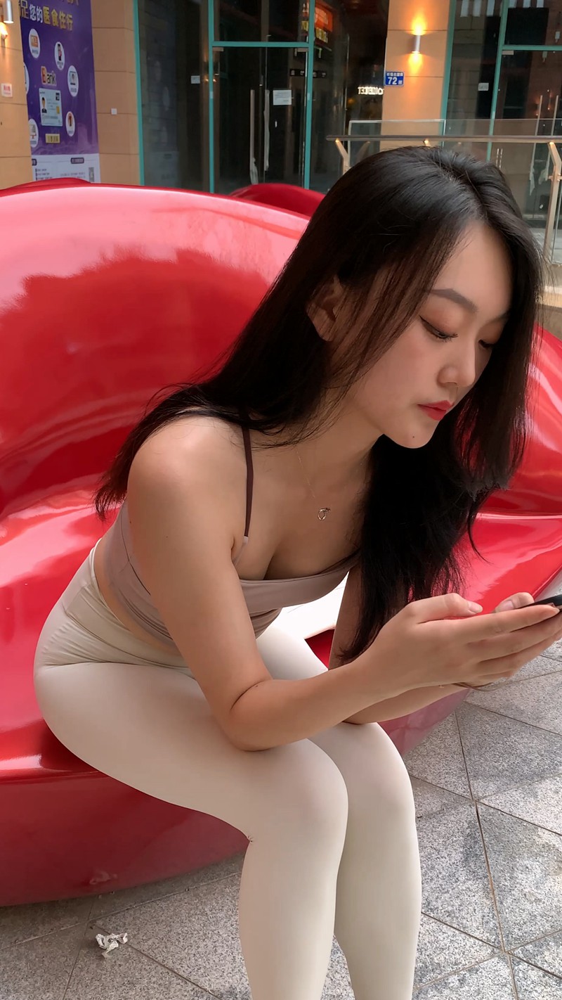 图片[6]-[一始专区] 白色紧身裤美女-图满多
