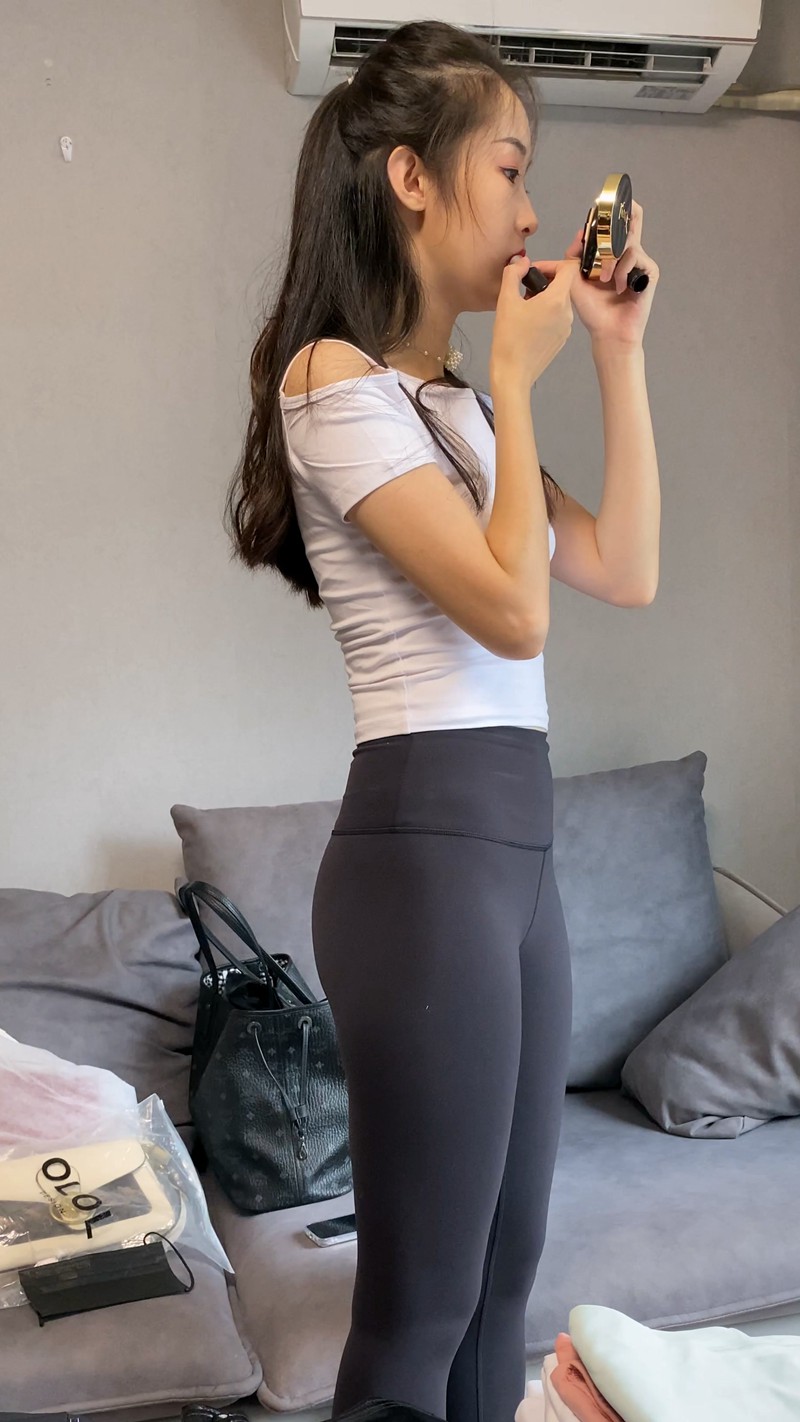 [一只麋鹿专区] 黑色瑜伽裤美女-图满多