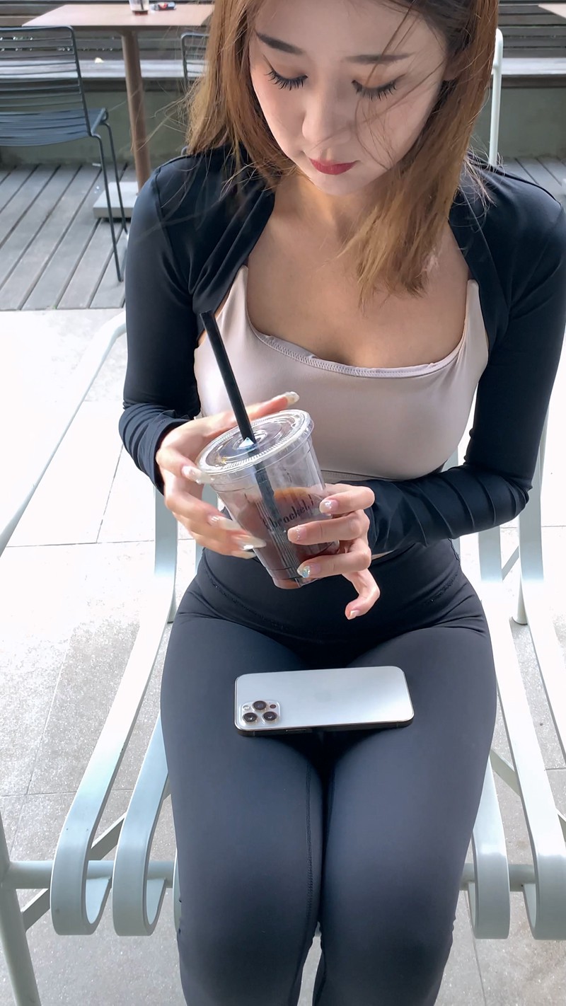 图片[6]-[一始专区] 黑色瑜伽裤美女-图满多