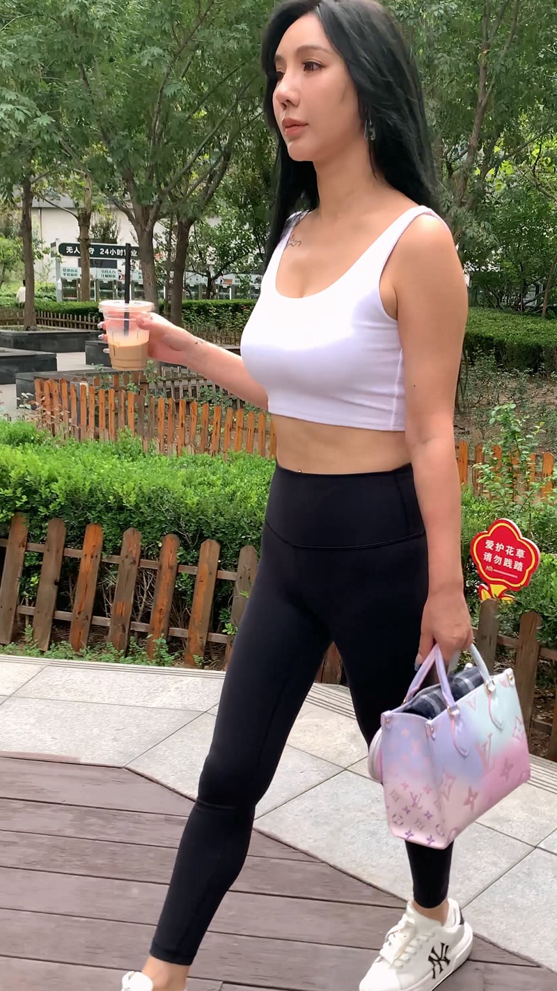 图片[13]-[一始专区] 黑色瑜伽裤美女(套图+视频)-图满多