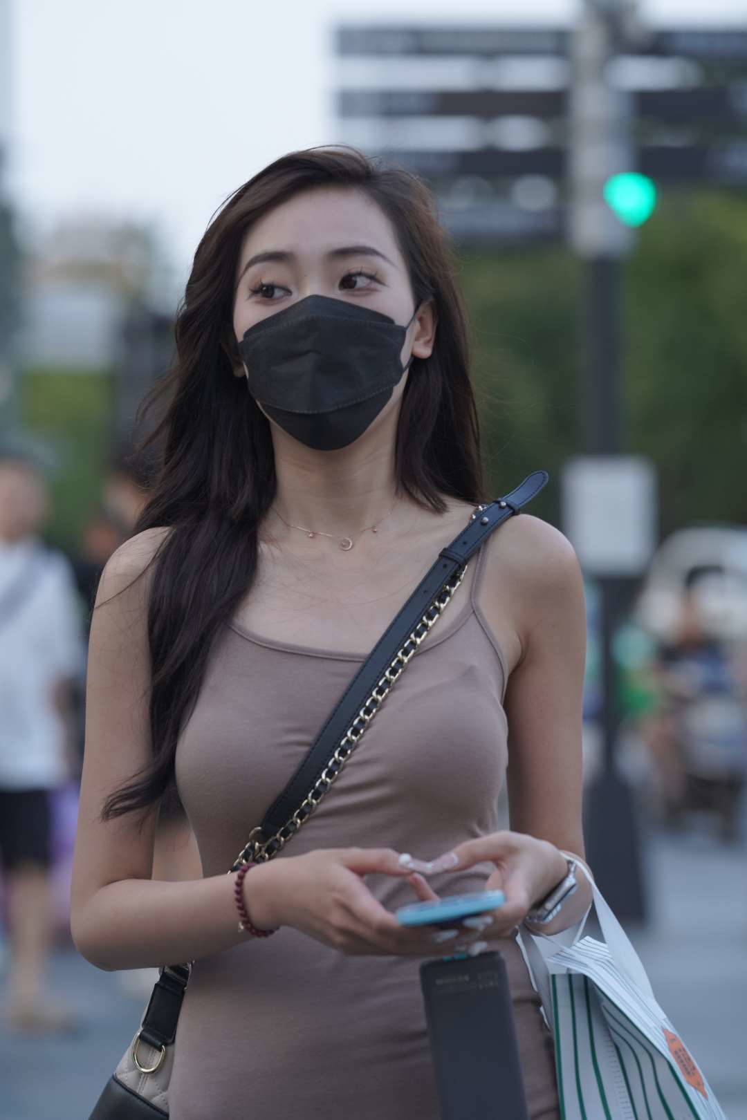 图片[2]-漂亮包臀长裙口罩美眉-图满多