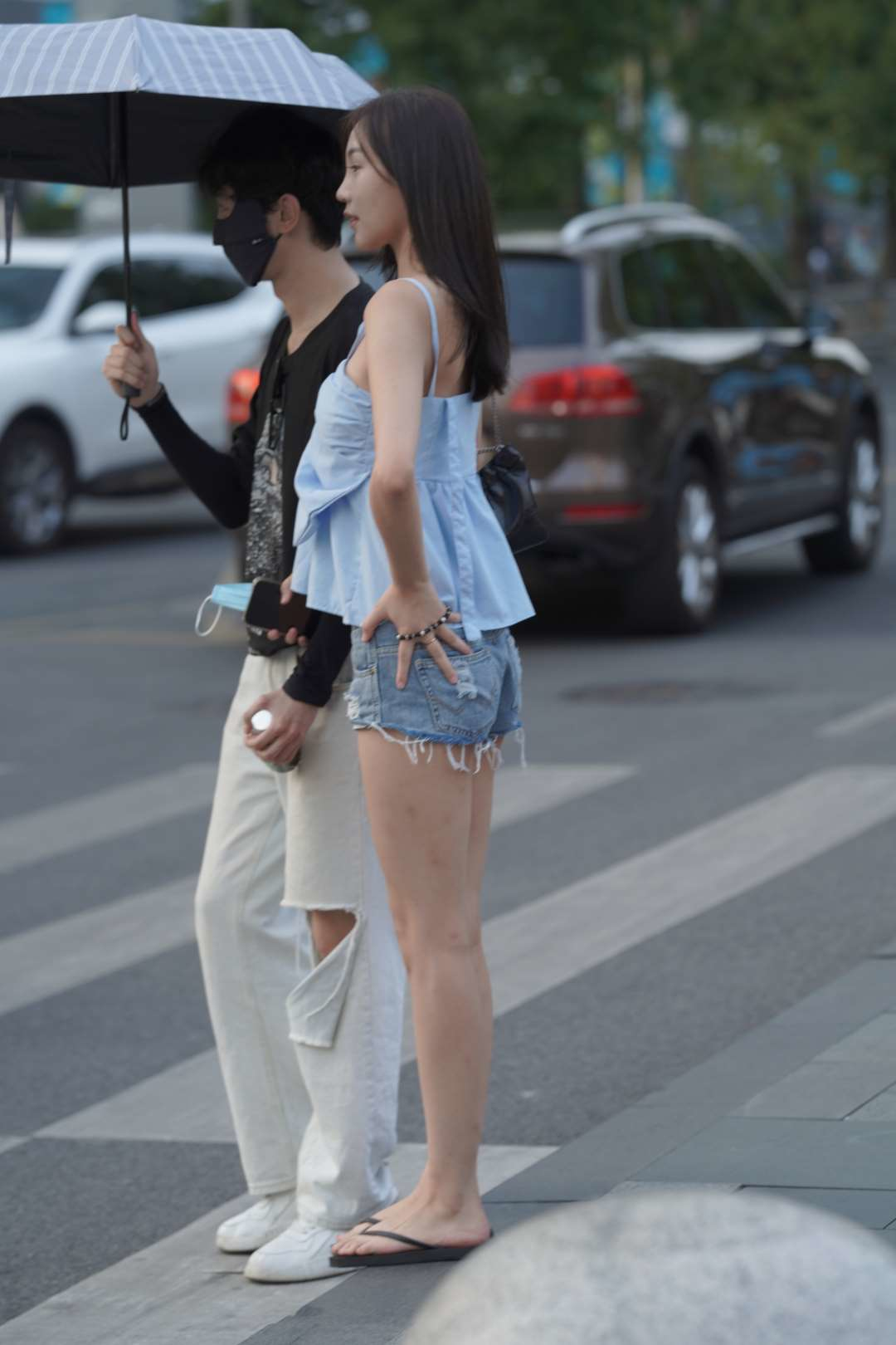 图片[2]-牛仔热裤美腿妹子-图满多