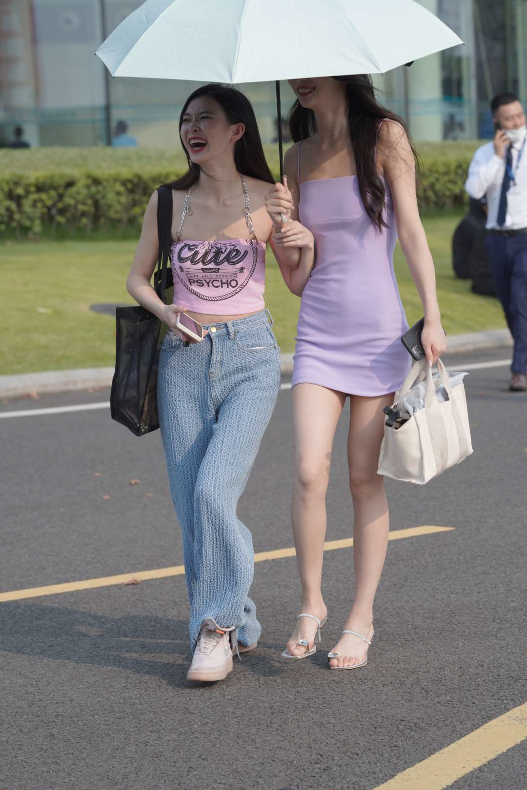 紫色包臀裙大长腿-图满多