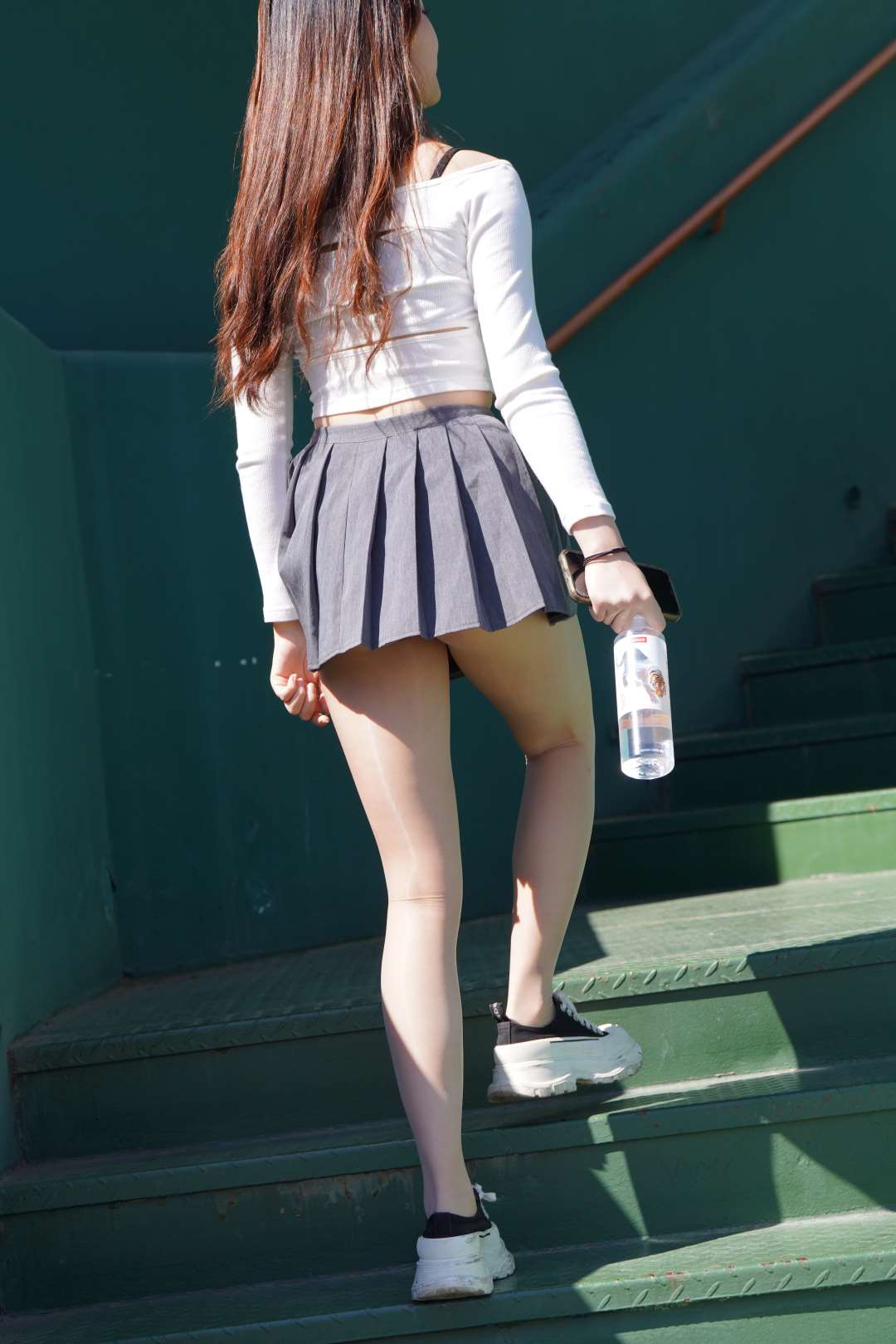 图片[6]-[一始专区] 百褶裙女孩-图满多