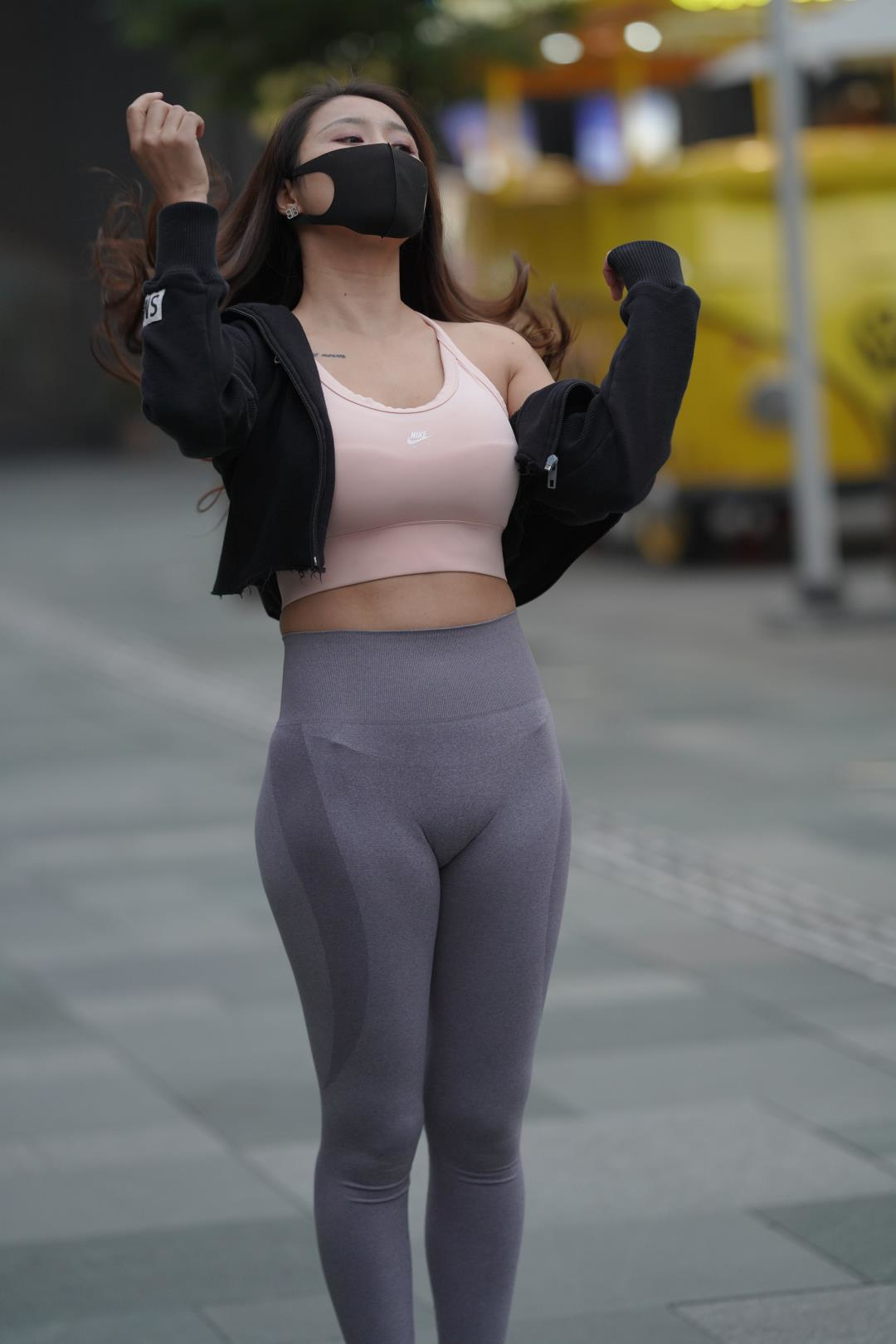 图片[9]-瑜伽裤丰腴饱满美女 简约灰色运动装-图满多