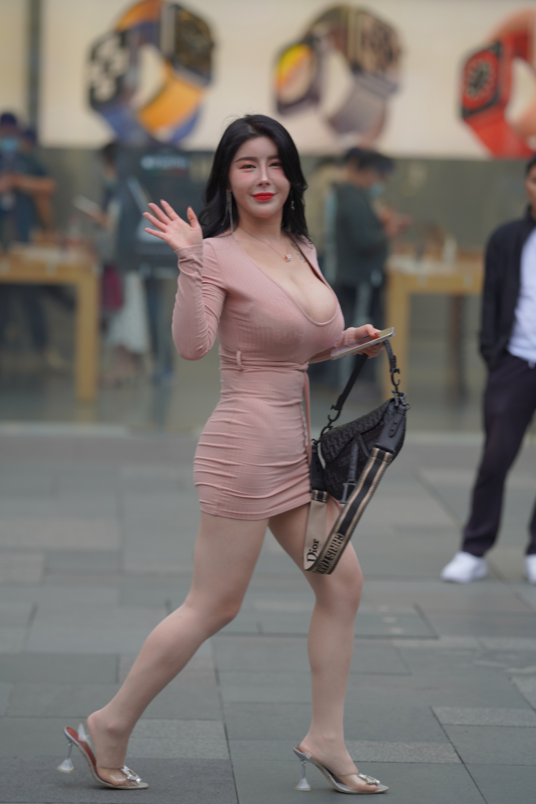 图片[10]-粉色修身裙包臀裙挺翘浑圆美女-图满多