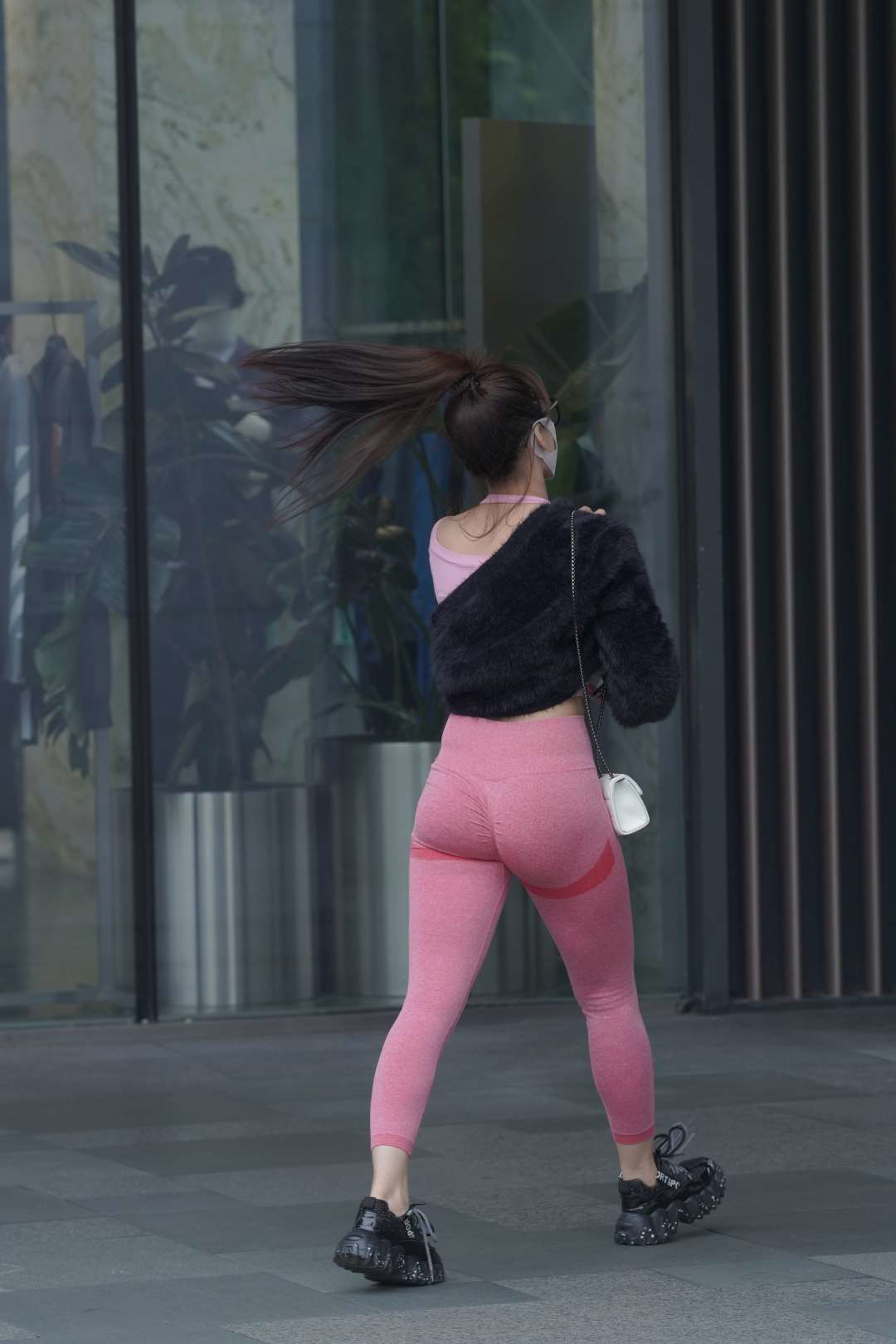 图片[8]-粉色瑜伽裤眼镜妹子-图满多