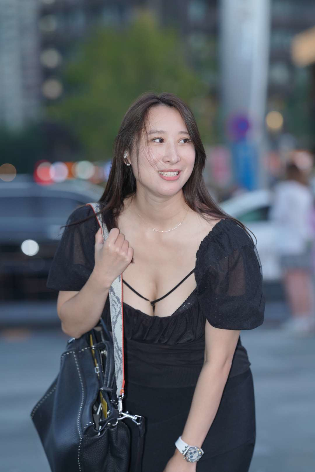 黑色连衣裙黑丝美女-图满多