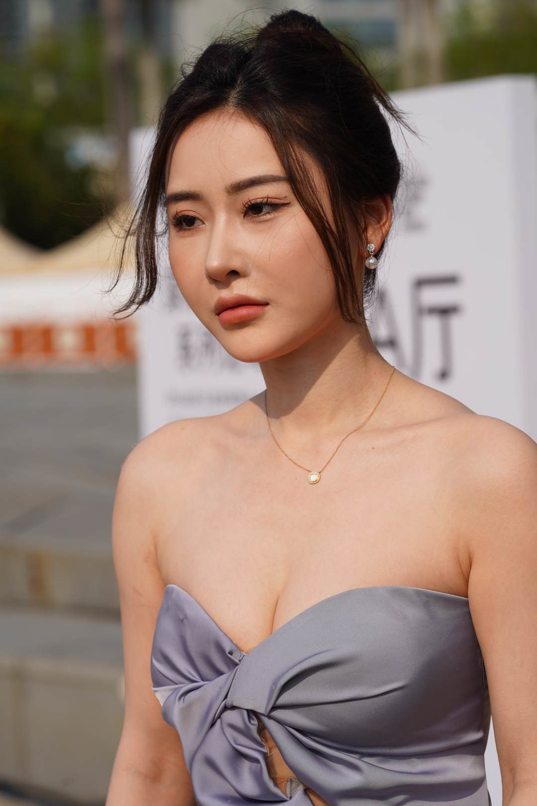 图片[5]-露肩装魅力气质女神-图满多