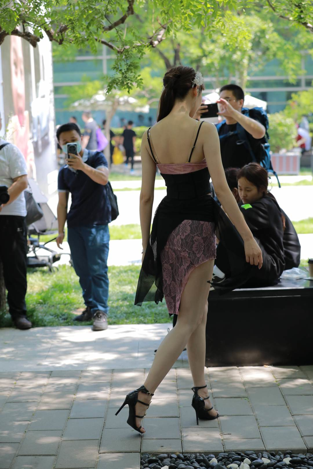 图片[2]-高挑大长腿拼接裙时尚女神-图满多