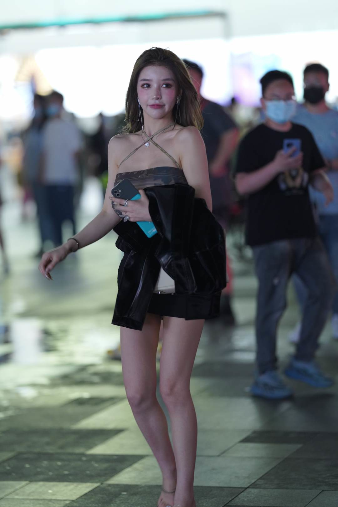 图片[3]-高挑大长腿甜美修身裙女孩-图满多