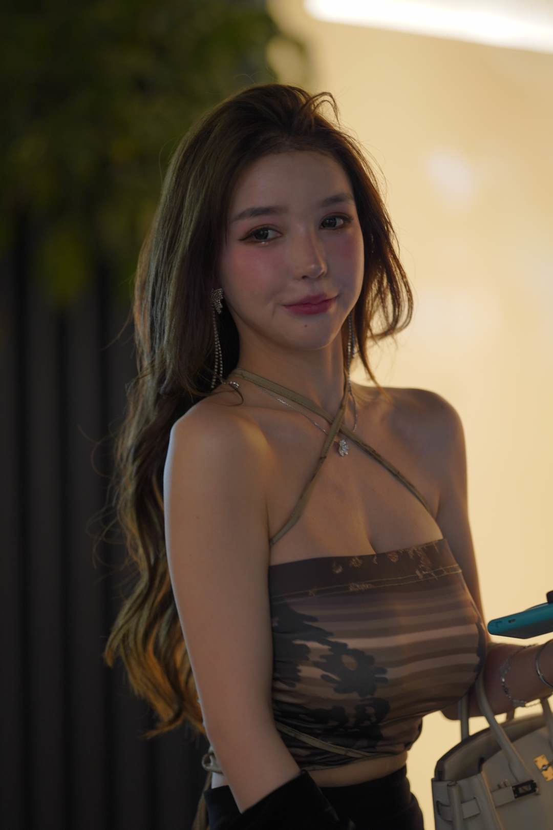 图片[7]-高挑大长腿甜美修身裙女孩-图满多