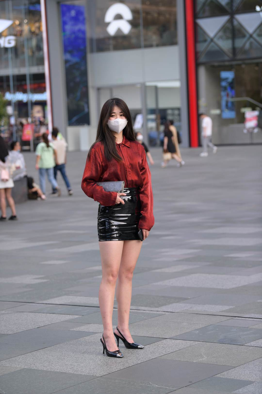 图片[8]-戴口罩的时尚小皮裙妹子-图满多