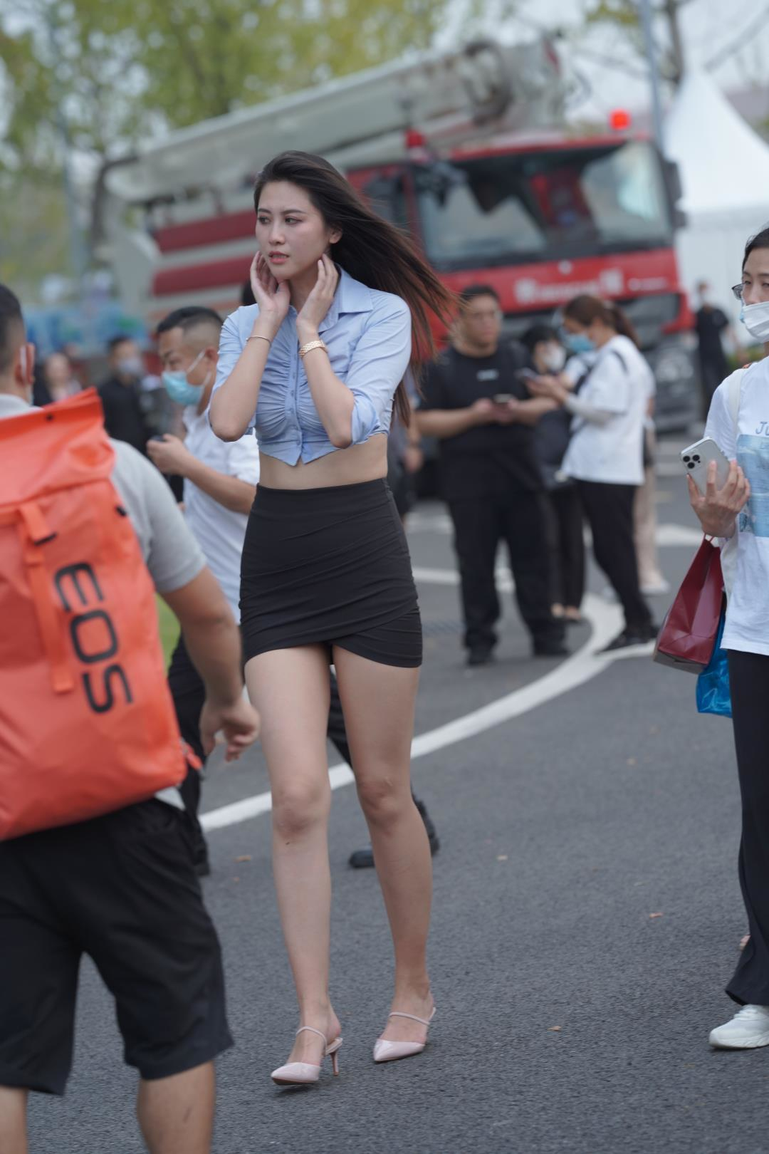 图片[5]-高挑时尚 魅力衬衫短裙 美女-图满多