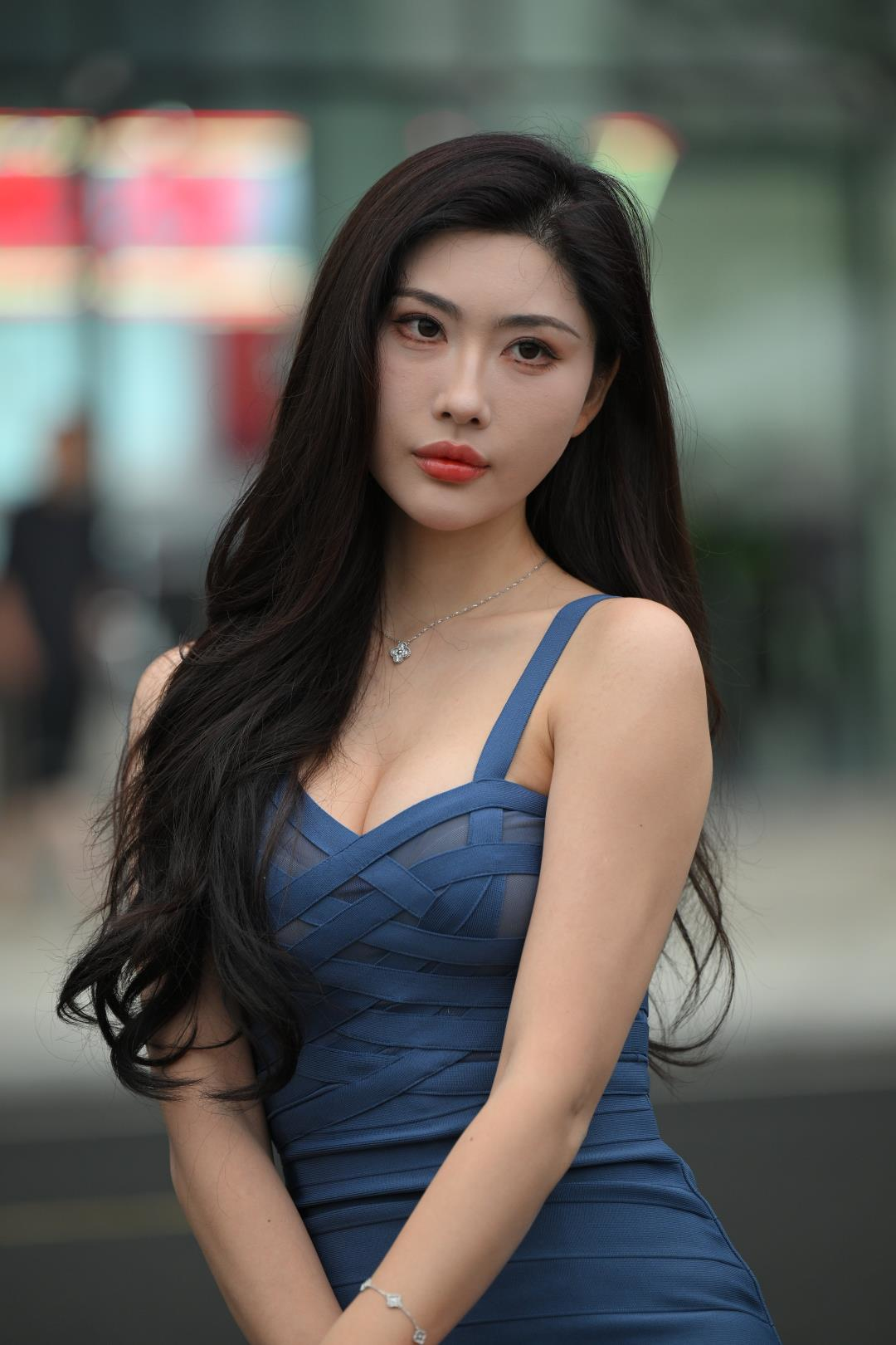 包臀裙 蓝色吊带修身裙-图满多