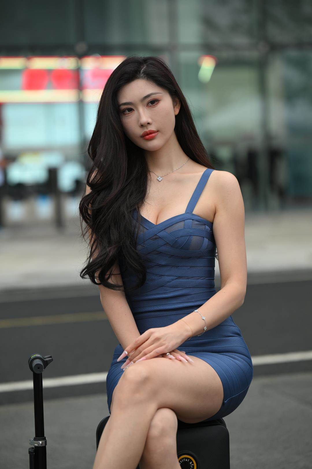 图片[5]-包臀裙 蓝色吊带修身裙-图满多