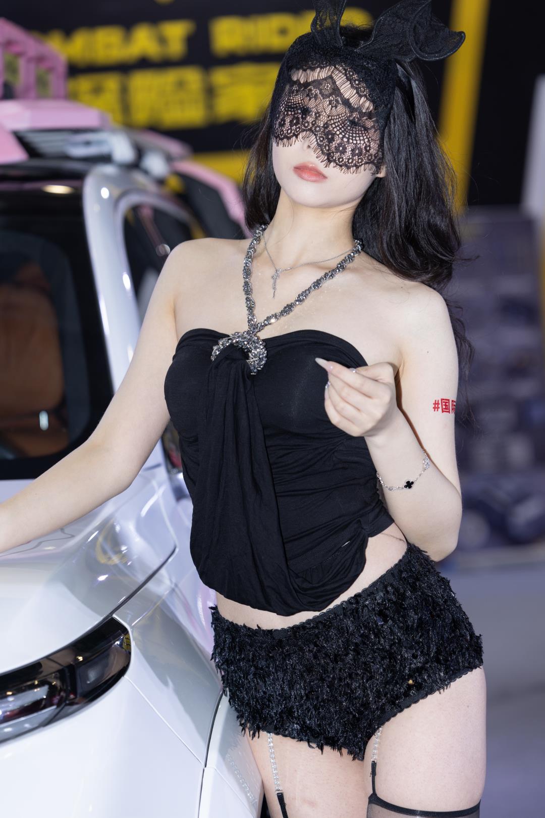 性感黑色套装丝袜模特-图满多