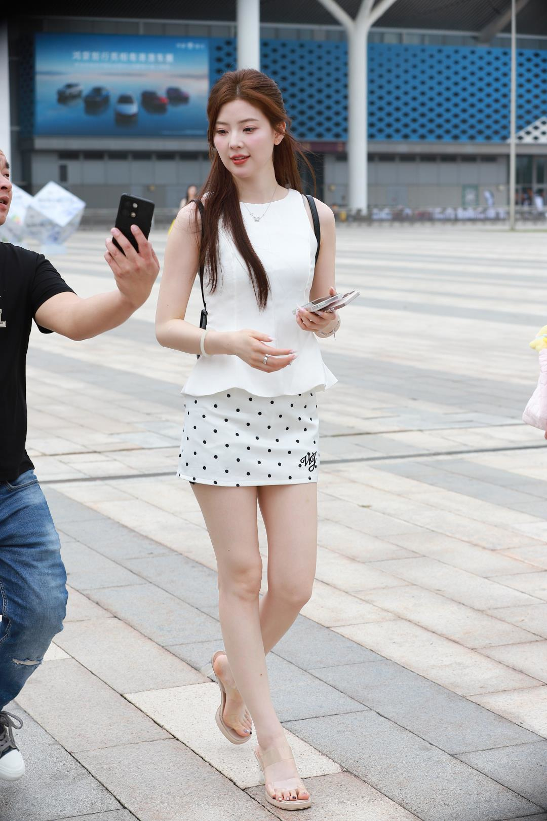 图片[3]-雪白到发光的美女-图满多