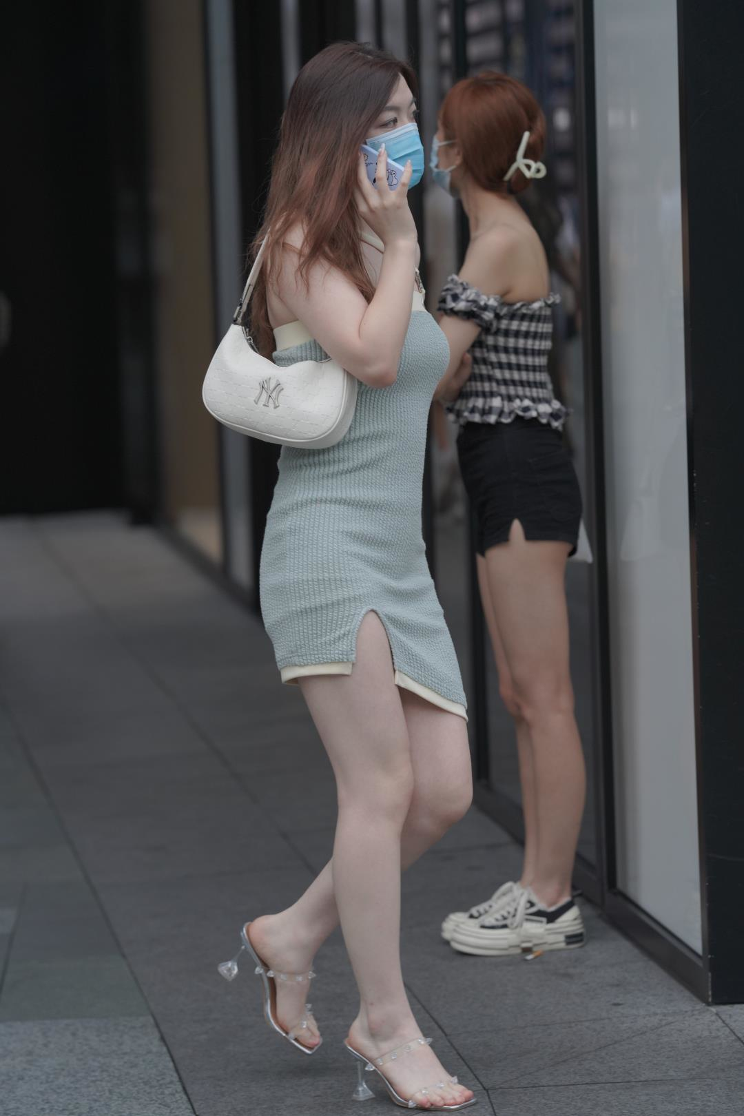 就喜欢这样白白净净的女生-图满多