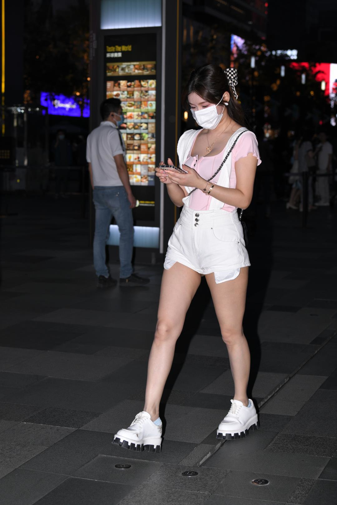 图片[2]-丰腴修长 超短白裤-图满多