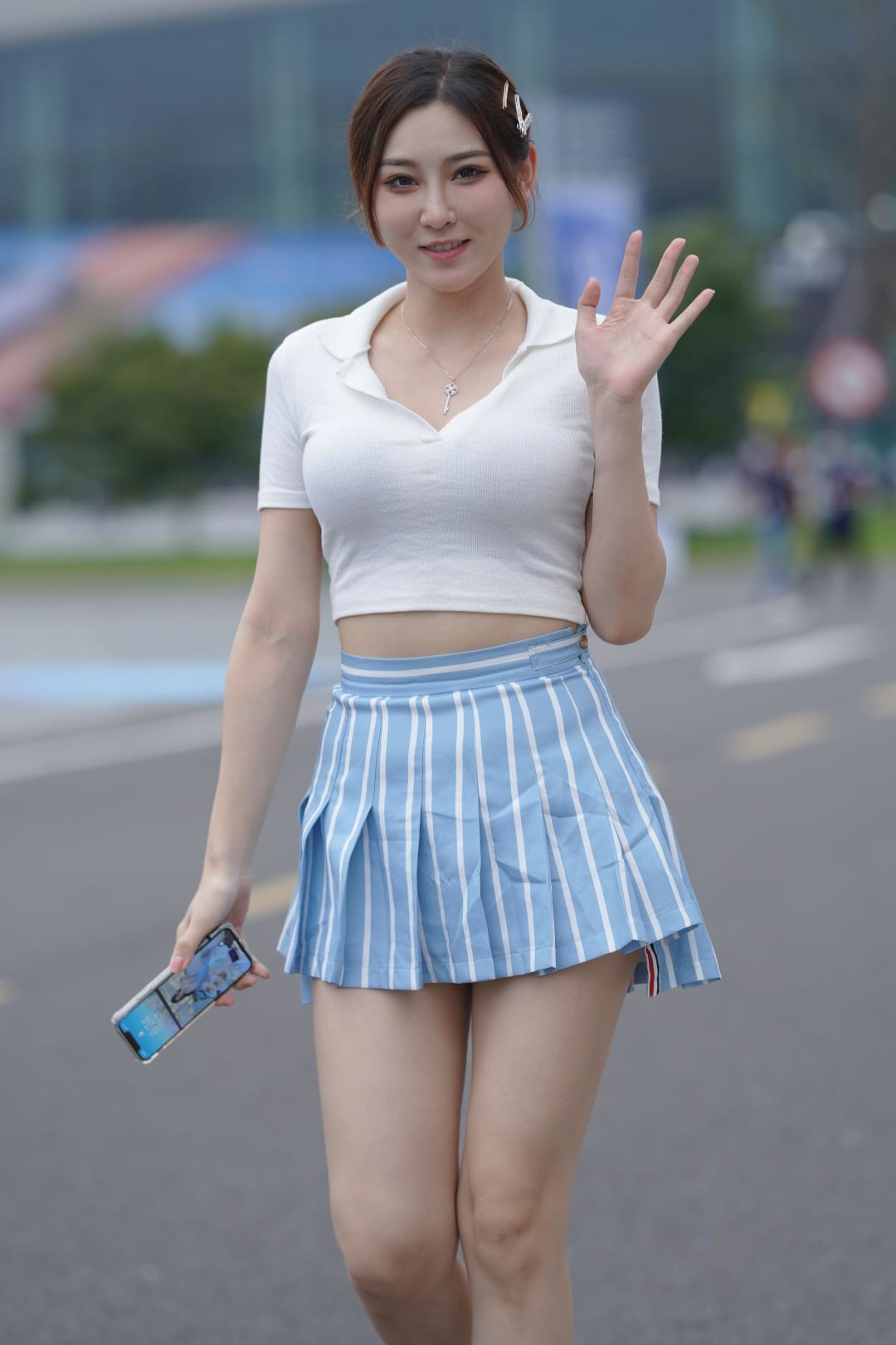 一颦一笑 目若秋水 短裙雪白漂亮姐姐-图满多